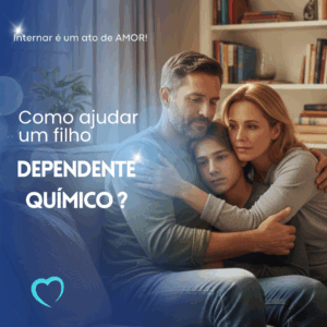 Pais preocupados confortando o filho adolescente em ambiente doméstico acolhedor, luz natural suave